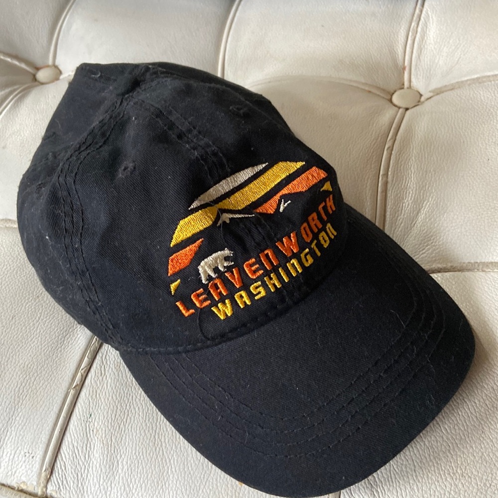 Leavenworth WA baseball hat 🧢 black adjustable size very clean condition
